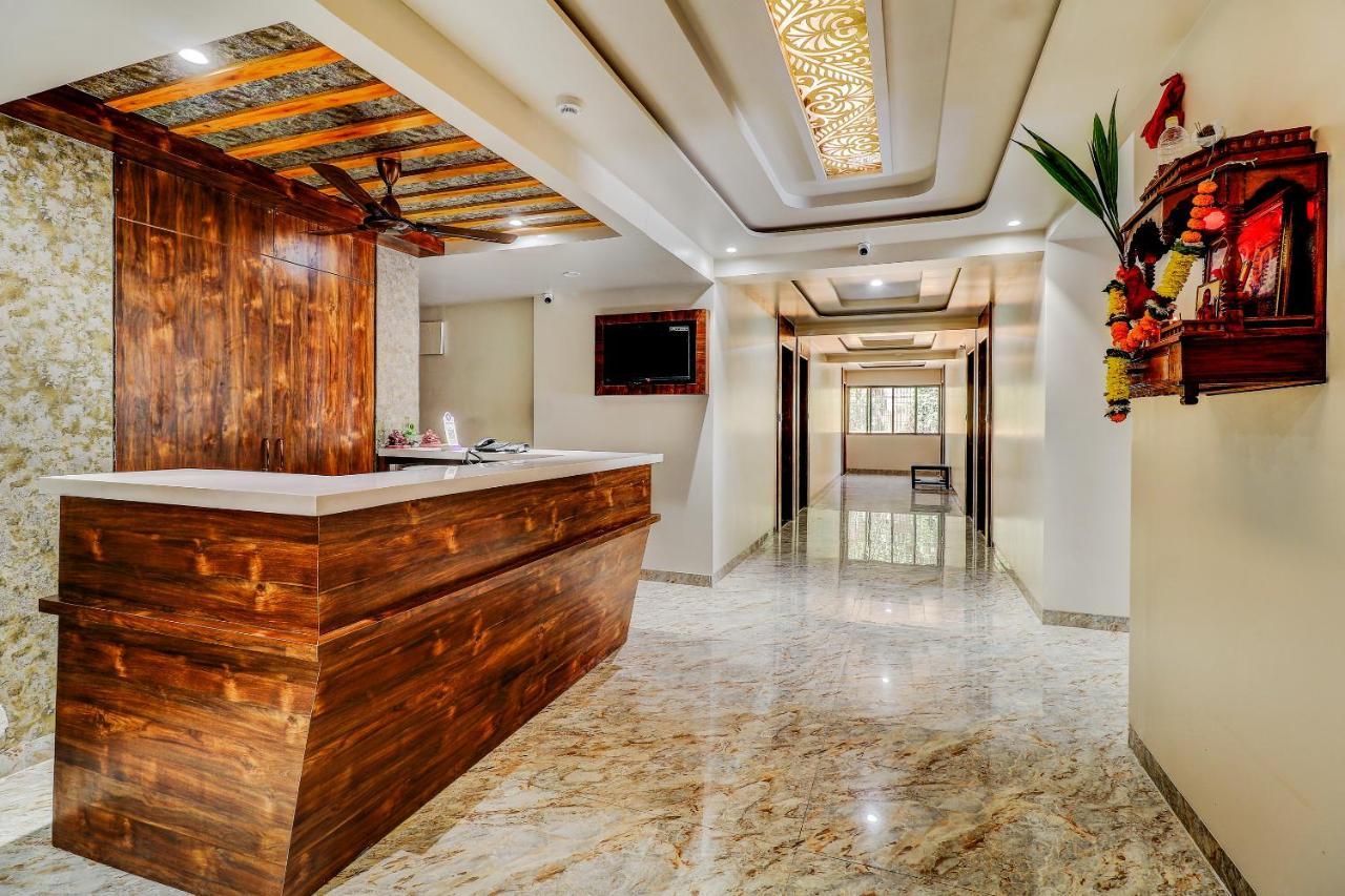 Hotel Apratim Lodging & Boarding Ulhāsnagar エクステリア 写真
